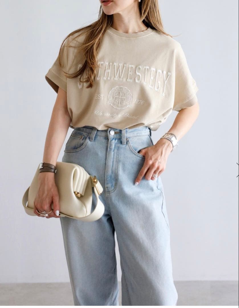 Bonjour Sagan カレッジ刺繍ピグメントスウェットTシャツ — image 3