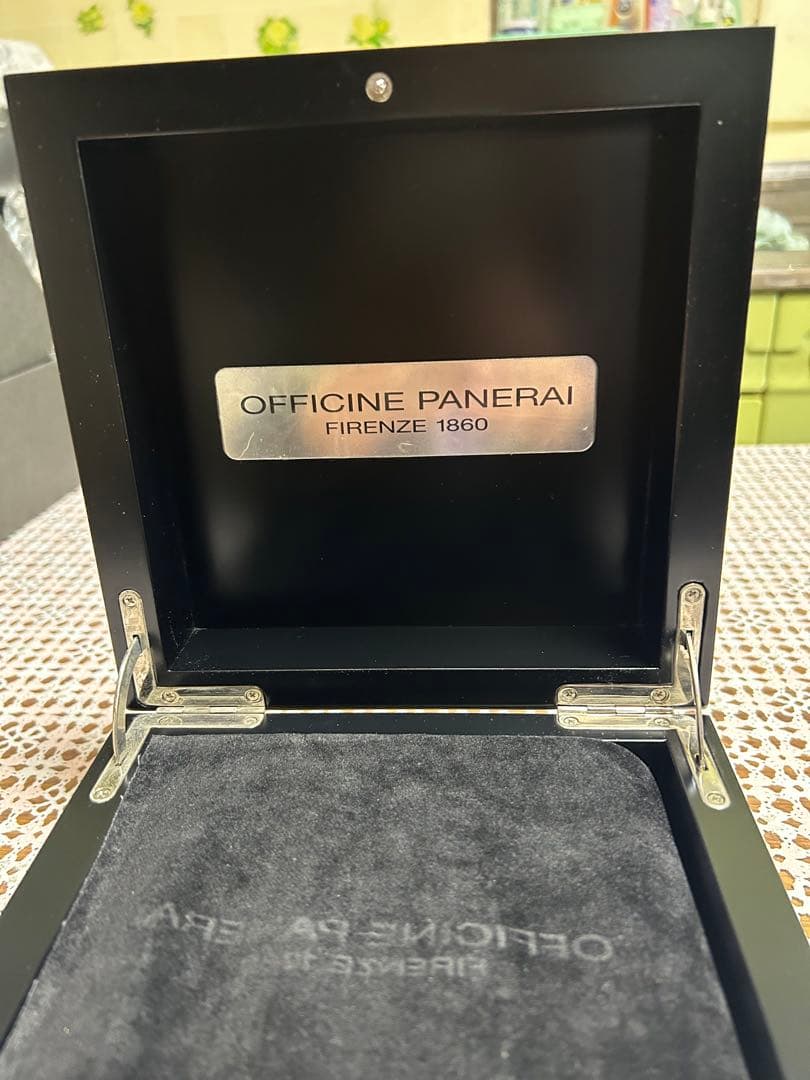 OFFICINE PANERAIの空の木箱 — image 3
