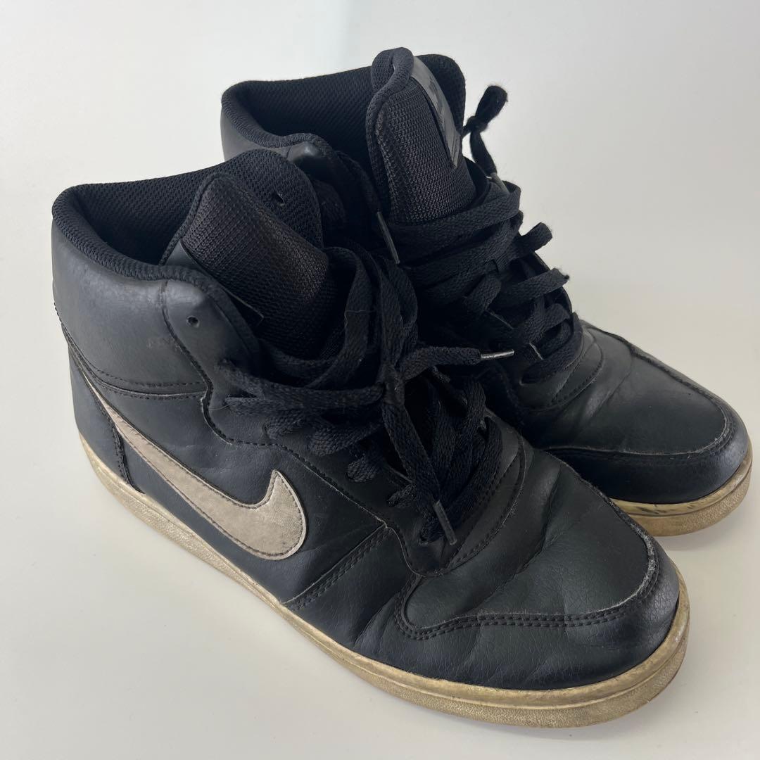 Nike ブラックレザー ハイカットスニーカー — image 2
