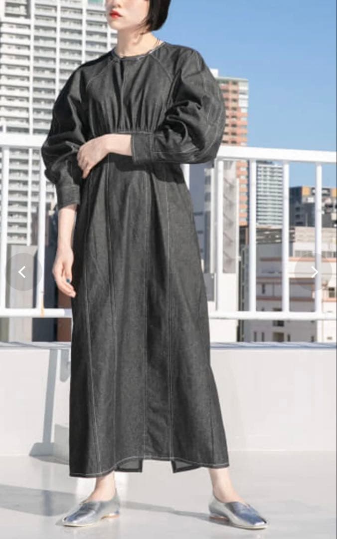 ★KBF★ブラックデニムワンピース ロング丈 パフスリーブ　バッグオープン — image 2