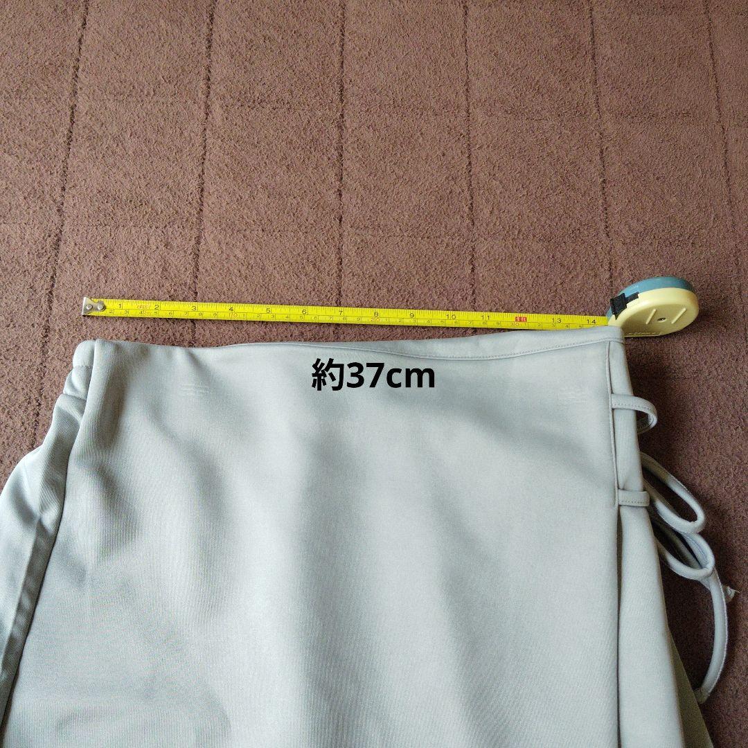 新品未使用　ミニスカートストレッチ素材　グレー — image 3
