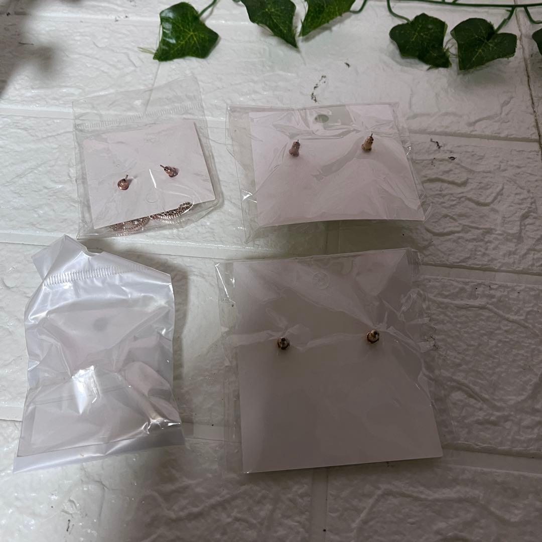 新品未使用 ピアス・イヤリング 両耳用 4点セット レディースアクセサリー 3 — image 2