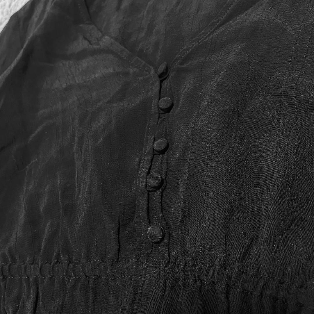 【H&M】ブラウス（38p）黒 Vネック — image 4