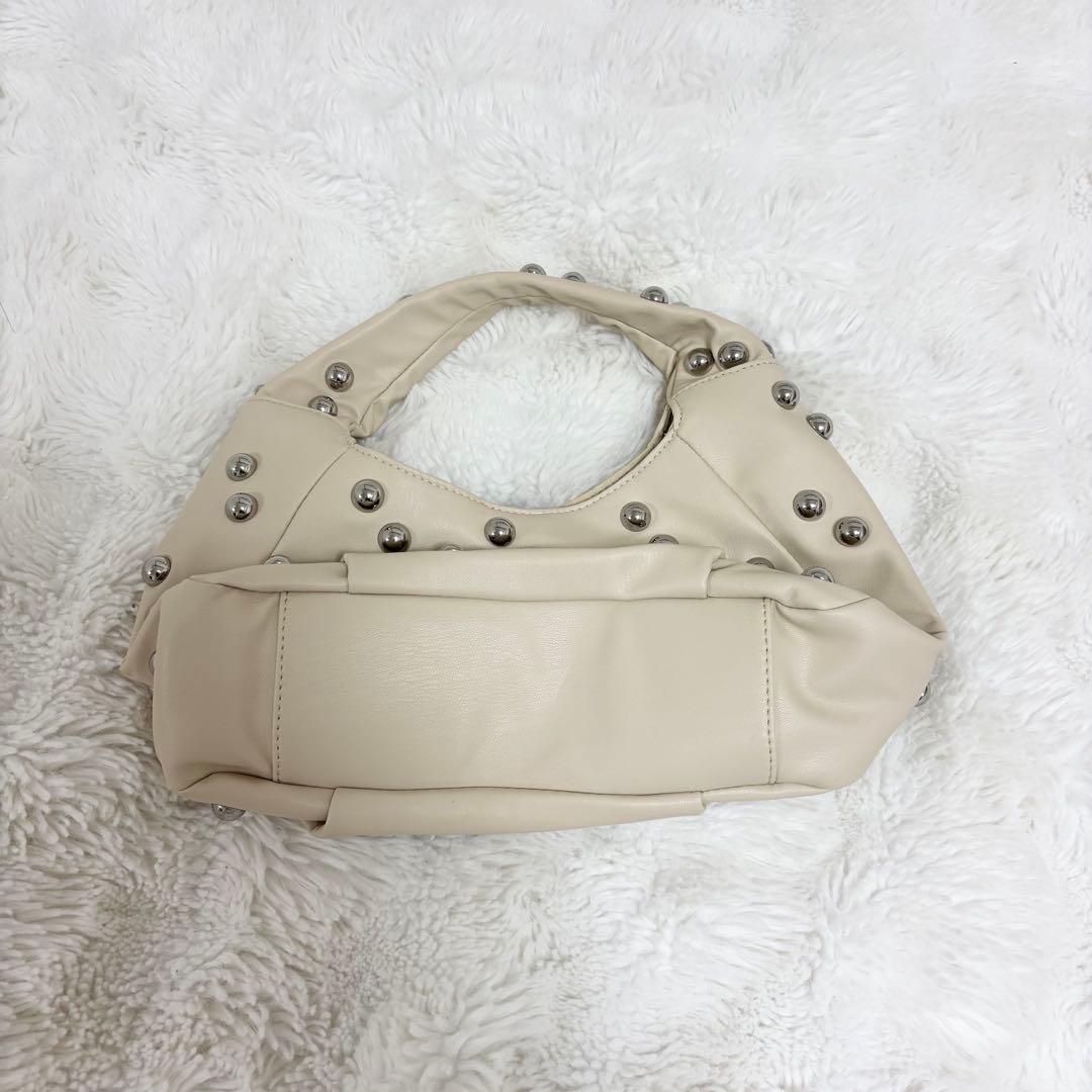 H&M スタッズ付き ハンドバッグ アイボリー — image 2