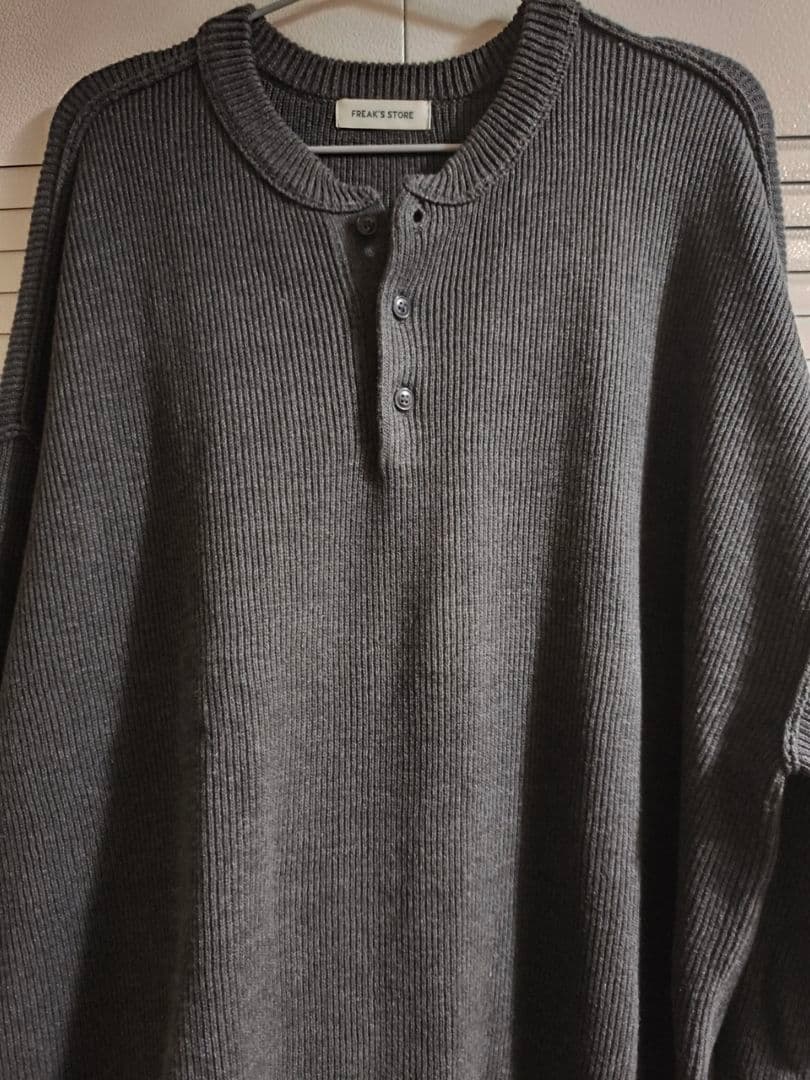 FREAK'S STORE ヘンリーネックニット ダークグレー — image 2