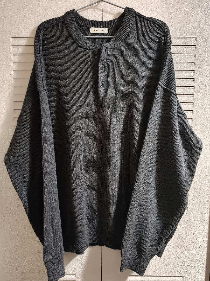 FREAK'S STORE ヘンリーネックニット ダークグレー — image 3