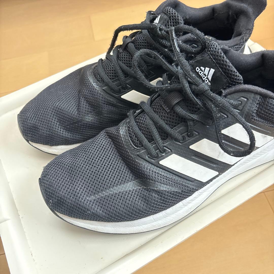 （最終お値下げ）adidas ランニングシューズ ブラック/ホワイト — image 2
