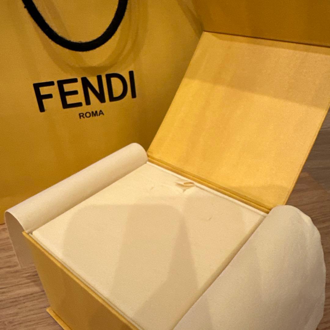 FENDI フェンディ　紙袋　ショッパー　ショップ袋　箱 BOX アクセサリー — image 3