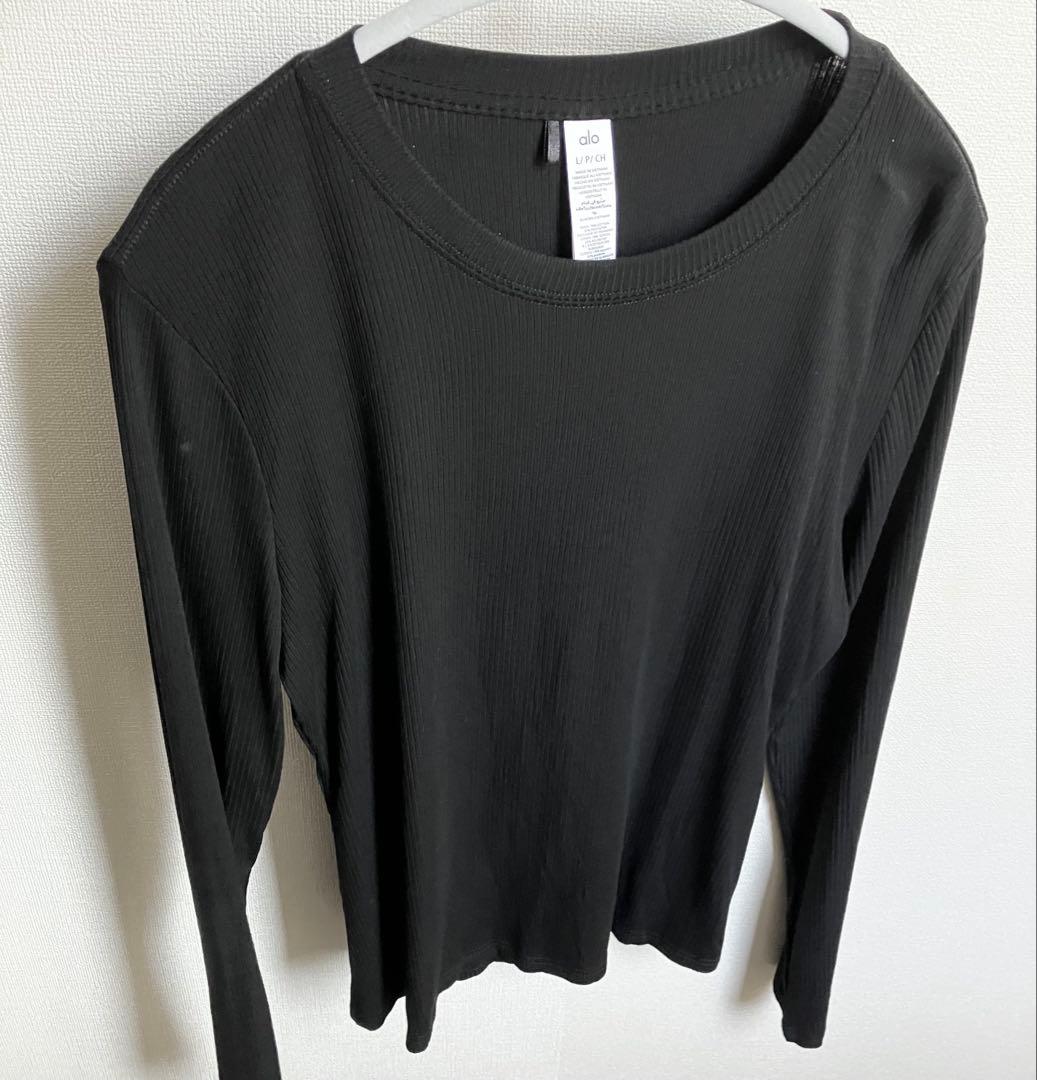 新品　alo カットソー　黒 — image 4