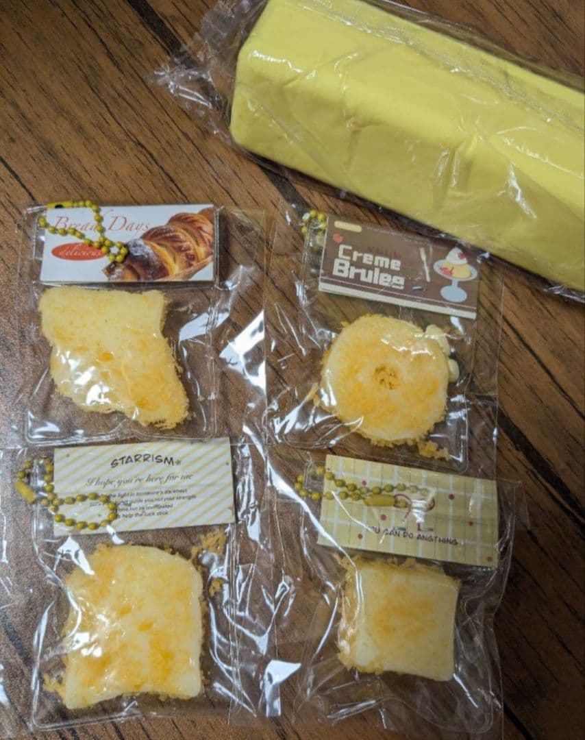 【新品未開封】サクサクスクイーズ　4個セット＋おまけ付き（バタースクイーズ1個） — image 2