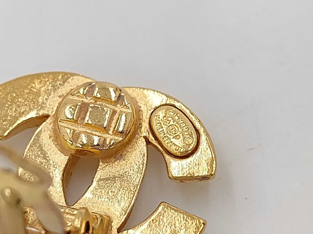 CHANEL シャネル ココマーク イヤリング 99P ゴールド ヴィンテージ — image 4