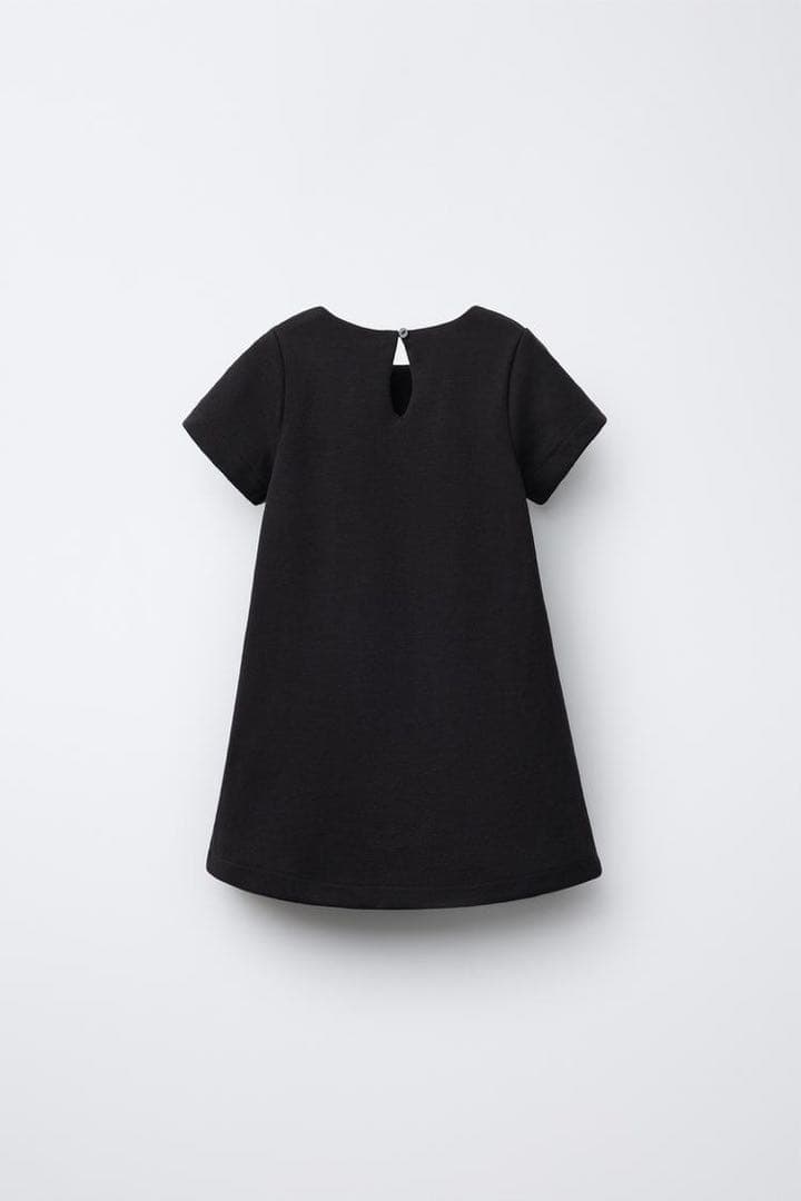 ZARA アップリケ付き　ワンピース　ブラック　98cm — image 2