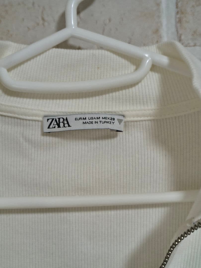 ZARA ハーフジップ リブ 長袖 クロップド丈 ホワイト — image 3