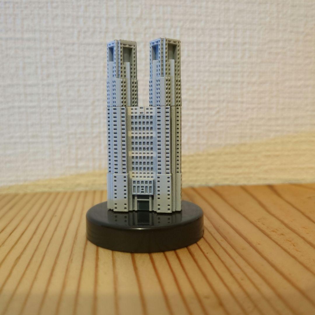 TOKYO LANDMARK 東京都庁舎 ミニチュアフィギュア　ガチャガチャ — image 2