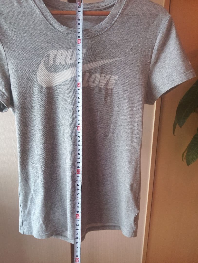 NIKE TRUE LOVE 半袖Tシャツ グレー 白パンツ 2点セット — image 5
