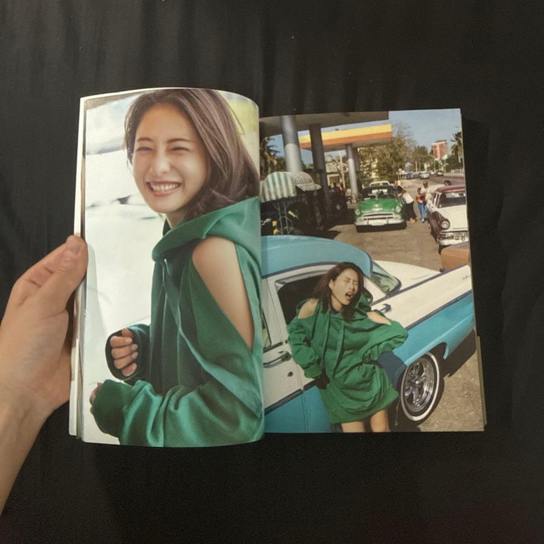石原さとみ写真集　encourage — image 4