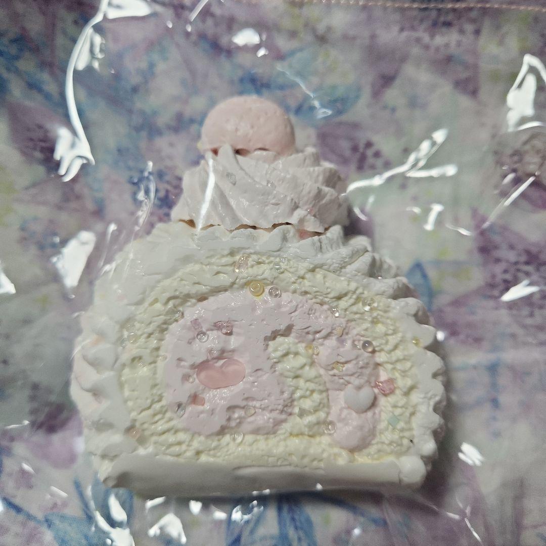 スクイーズ 小奕点点 イチゴ ロールケーキ — image 2