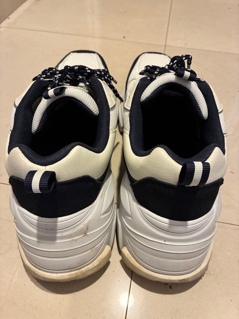 FILA(フィラ)厚底スニーカー FC5239 ホワイト/ネイビー 28cm — image 2
