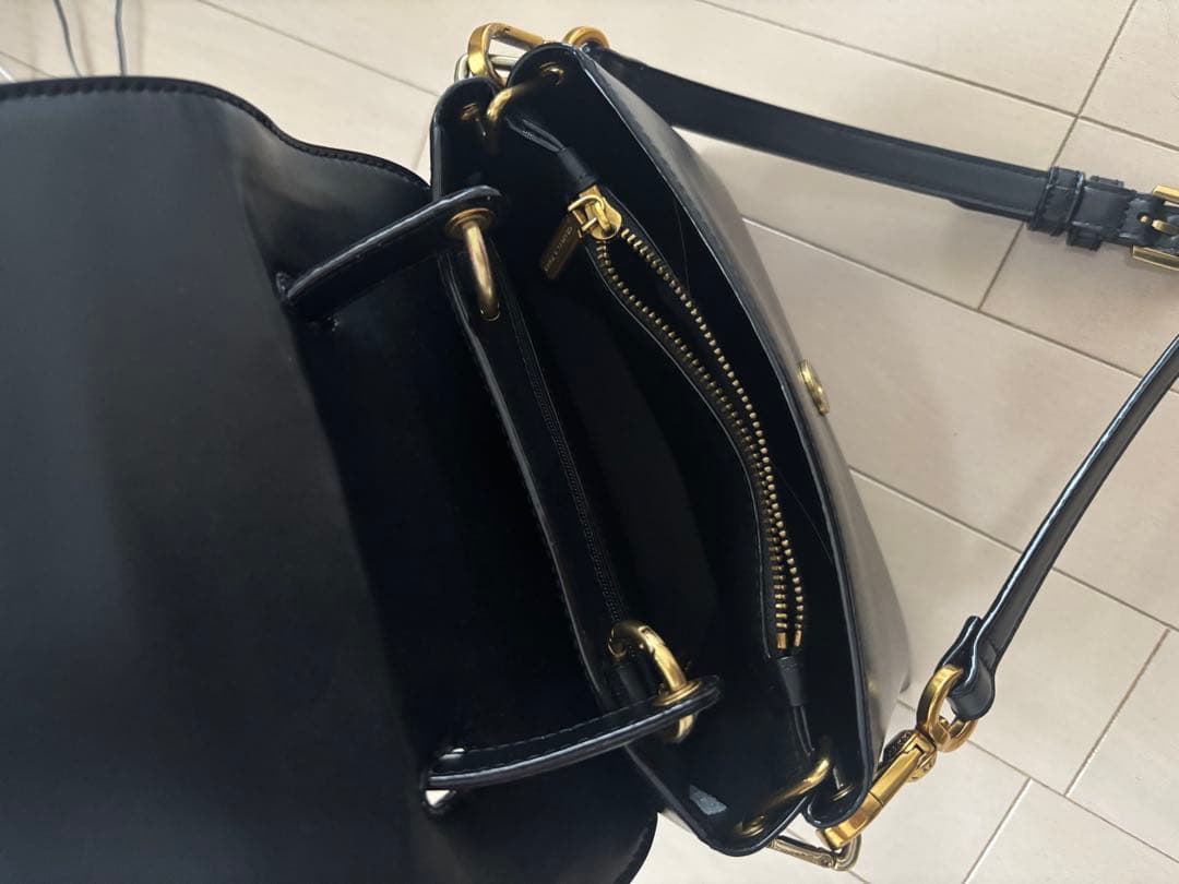 CHARLES & KEITH ストーンエンベリッシュド ハンドルバッグ — image 3