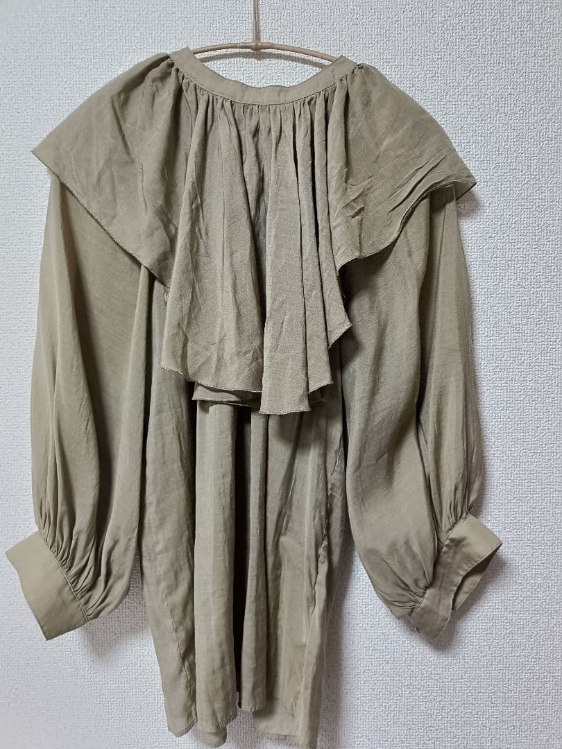 kbf 長袖 ブラウス カーキ — image 4