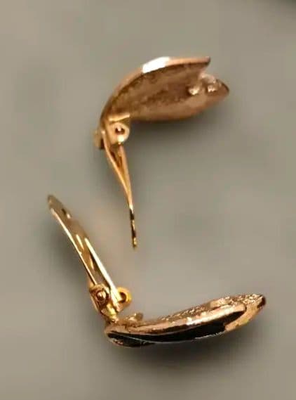 エナメル調 リーフモチーフ イヤリング ブローチセット — image 4