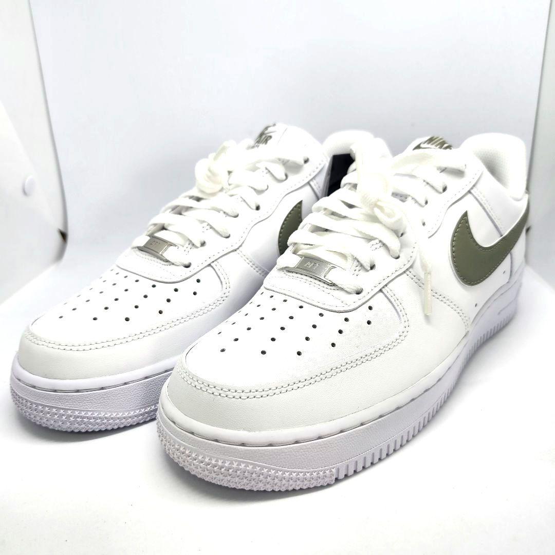 新品　NIKE AIR FORCE 1 ホワイト オリーブ スニーカー — image 2