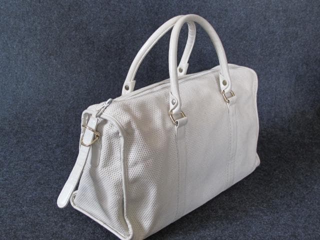 kuipo オフホワイト ハンドバッグ — image 3