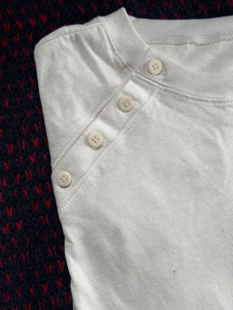 ホワイト 長袖 Tシャツ ボタン付き — image 3
