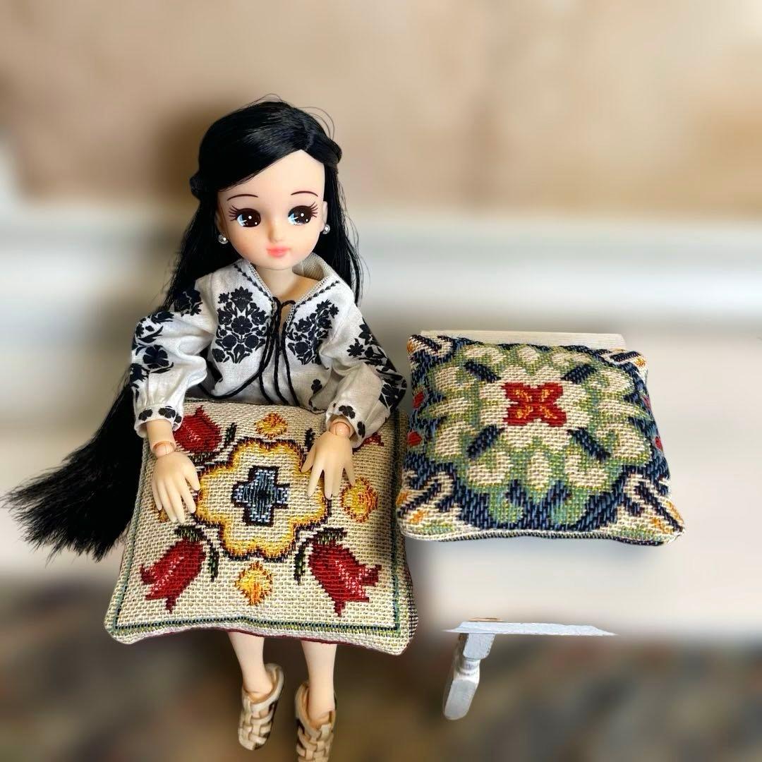 リカちゃん✳︎チェリーちゃん✳︎スエーデン刺繍ヴィンテージ風クッション✳︎2点セット✳︎ — image 4