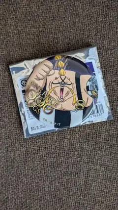 ONE PIECE 缶バッジ クイーン — image 1