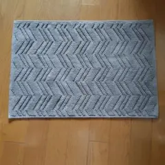 グレー シェブロン柄 バスマット — image 1