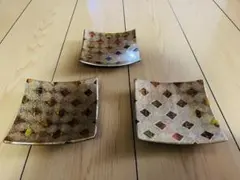 ダイヤモンドパターン皿3枚セット — image 1