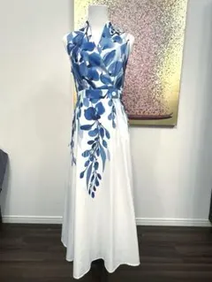 青と白の花柄ノースリーブロングワンピース — image 1