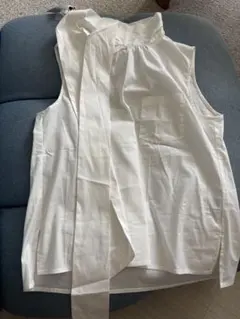 ホワイトノースリーブトップス 新品　タグ付き — image 1