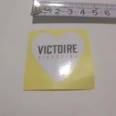 VICTOIRE HIROSHIMA ハート型ステッカー — image 1