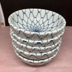 青い網目模様の陶器製ボウル5個セット — image 1