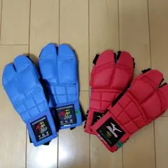空手 防具 MIZUNO 拳サポ ２組 セット Ｍサイズ 赤 青 リバーシブル — image 1