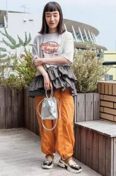 niko and ... ほぼ未使用美品 布帛コンビフリルロックTシャツ即日発送 — image 1