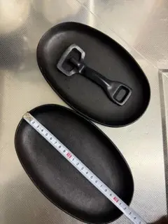 鉄鋳物 ステーキ皿 2枚セット ハンドル付き — image 1
