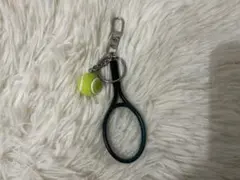 テニスラケットとボールのキーホルダー — image 1