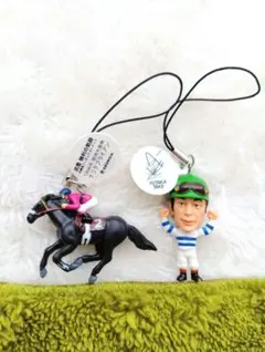 ナリタブライアン武豊 勝利の軌跡 フィギュアストラップ 2種セット — image 1