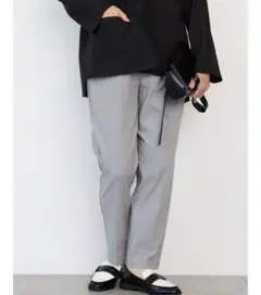 ルノンキュール　テチチ　ストレッチテーパードパンツ　グレー — image 1