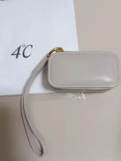 4℃　ヨンドシー　ジュエリーポーチ　ベージュ　新品未使用 — image 1