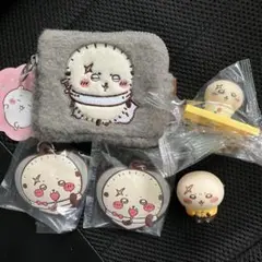 ちいかわ　ラッコ　キーホルダーフィギュア　ポーチ — image 1