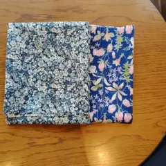 Liberty 「2つの素敵な生地」 — image 1