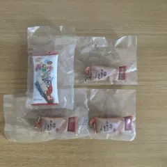 【未開封】丸永製菓　白くまアイスマスコットチャーム　2種4個セット — image 1