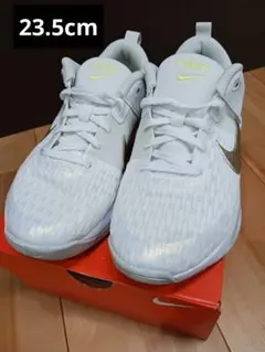 【美品】 NIKE ナイキ ウィメンズ ズームベラ6 PRM スニーカー — image 1