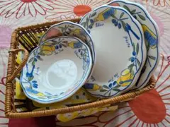 オリーブ柄 食器セット バスケット付き — image 1