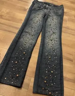 破格！スタッズ装飾 デニムパンツ ビンテージ — image 1