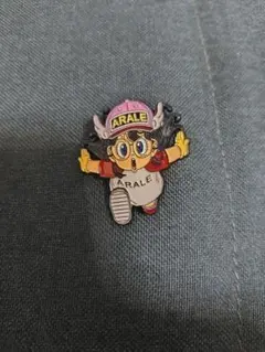 Dr.スランプ アラレちゃん ピンバッジ — image 1